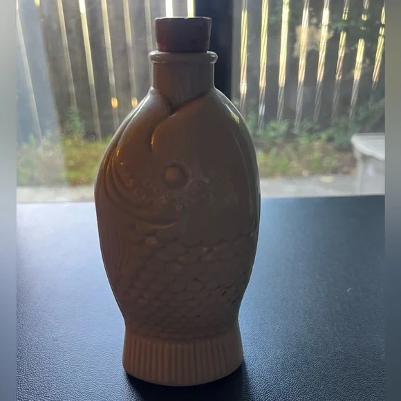 Dr Fishers Vintage Bottle - Picture 3 of 5